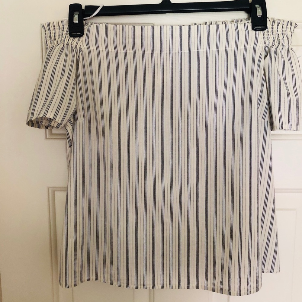 Thread Supply Off The Shoulder top